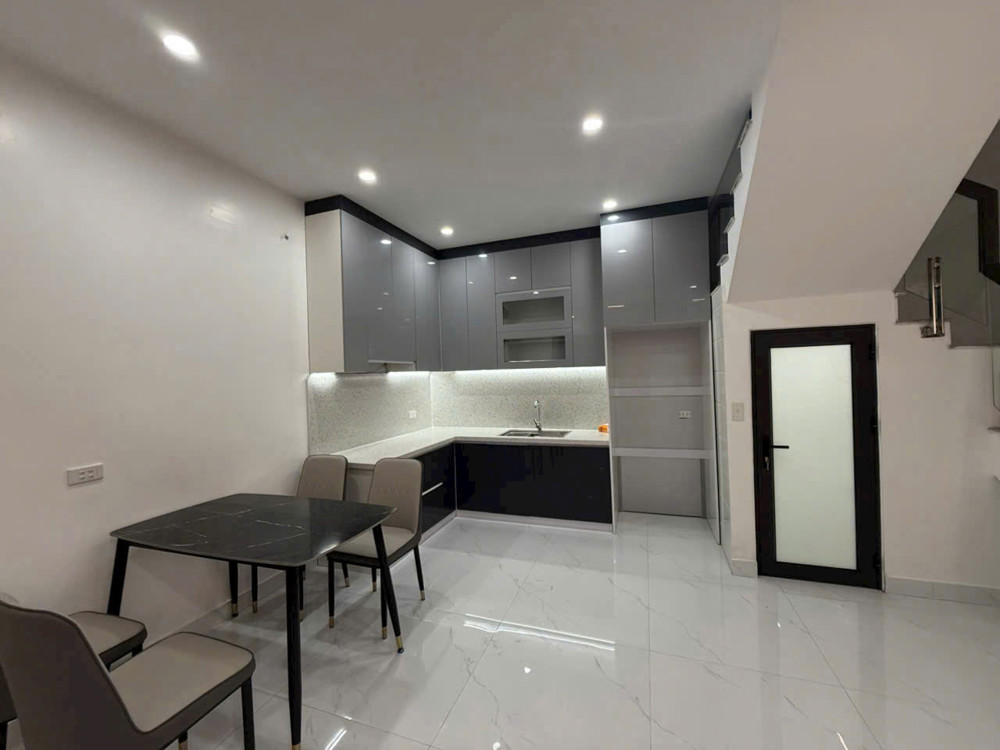 Nhà Phố Kiều Sơn - Văn Cao - 42M 3 Tầng - Ô.tô Đỗ Sát Nhà