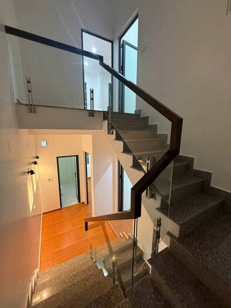 Nhà Phố Kiều Sơn - Văn Cao - 42M 3 Tầng - Ô.tô Đỗ Sát Nhà