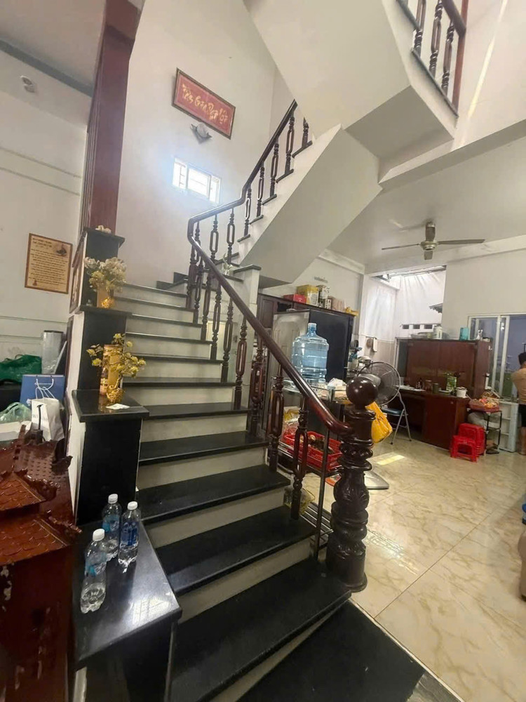 Nhà 2 Tầng Vip Mặt Tiền Phan Văn Hớn – 5X32 – Kinh Doanh Đỉnh