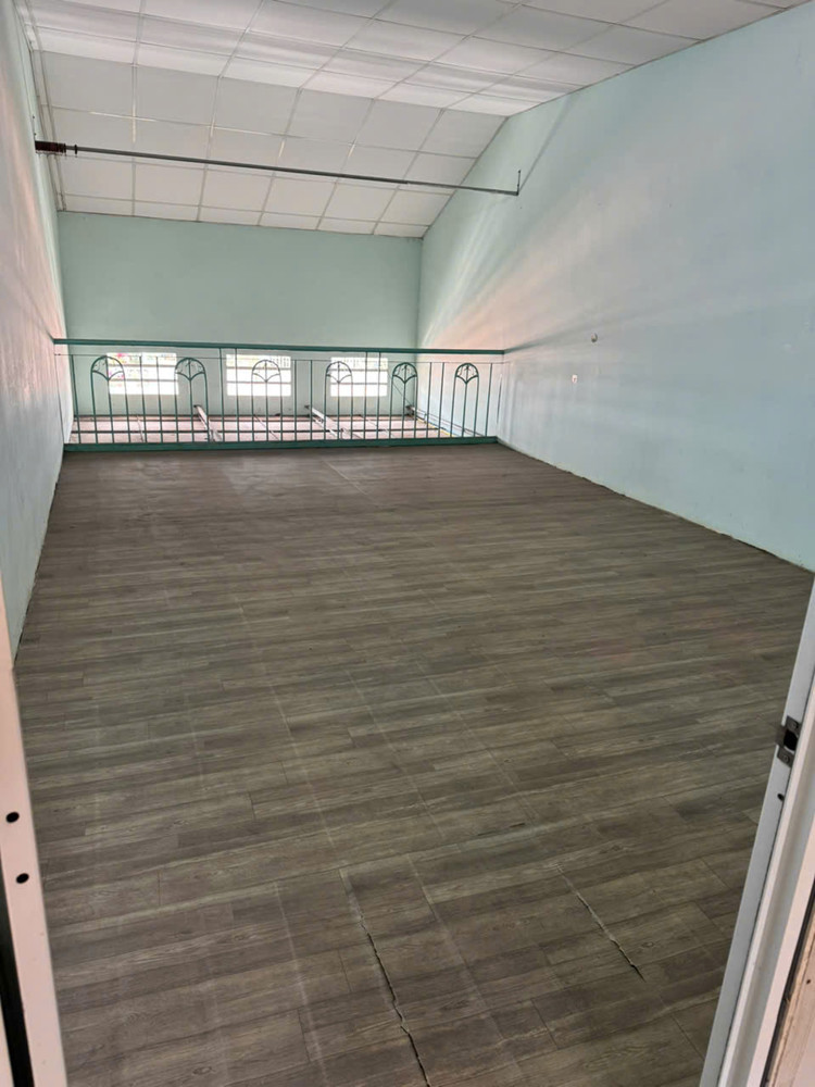 Cho Thuê Nhà Tầng Trên Trung Tâm Quận 5 – Ngay Chợ Xã Tây, Tiện Ở Lâu Dài