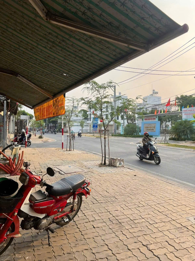 Nhà Mặt Tiền Bà Triệu – Đối Diện Bv Hóc Môn – Ngang 6,45M Hiếm