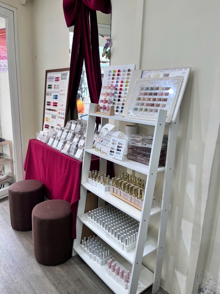 Sang Tiệm Nail 60Tr Huỳnh Văn Bánh – Mặt Tiền Trung Tâm Quận Phú Nhuận