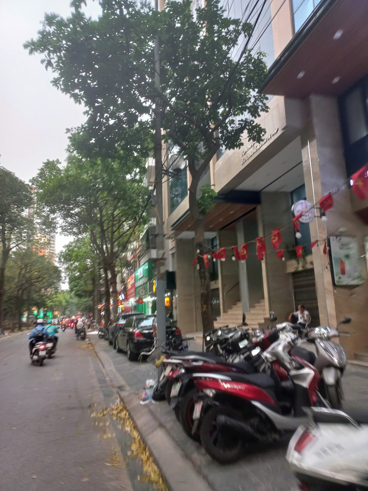 Cho Thuê Nhà Mặt Phố Đỗ Quang, Trần Duy Hưng, Trung Hòa Nhân Chính 200M2