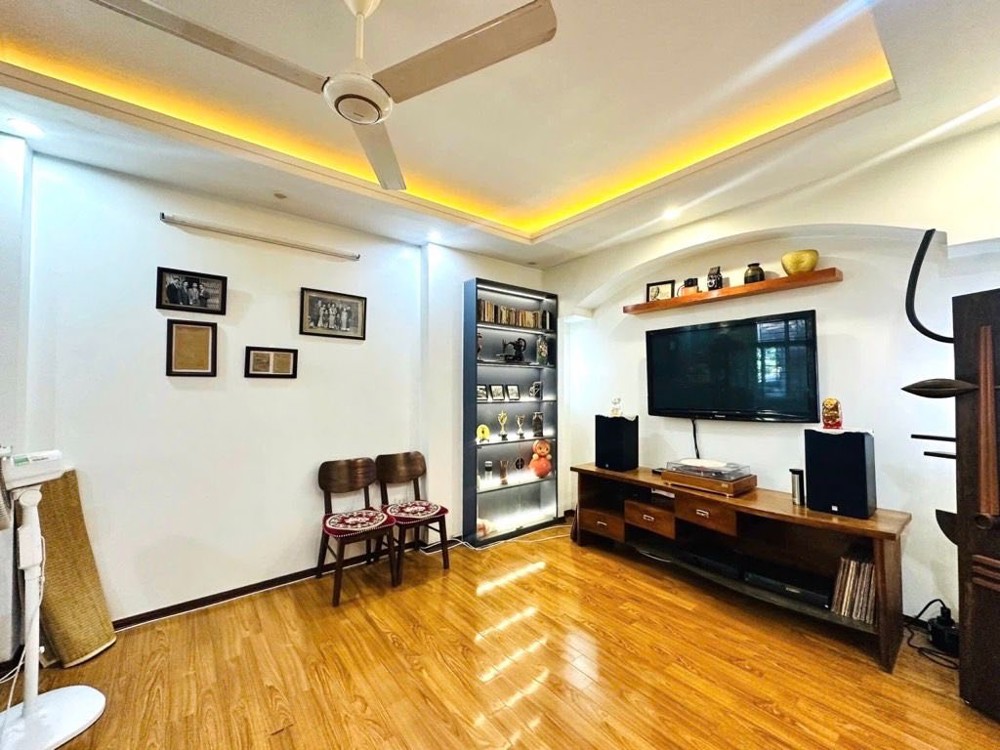 Cho Thuê Nhà Văn Phòng Vương Thừa Vũ, Vỉa Hè, Ô Tô Tránh, 68M X 4T, 25Tr 0903258273