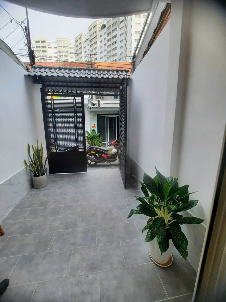 Bán Nhà Hẻm Xe Hơi Đúc 4 Tấm Q4