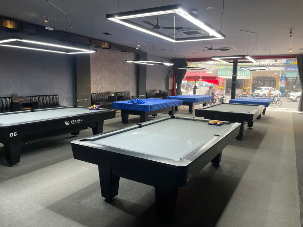 Cho Thuê Nhà Mặt Tiền 72 Núi Thành, Hải Châu, Đà Nẵng – Ngang 12M, 3 Tầng, Diện Tích 990M2, Chính