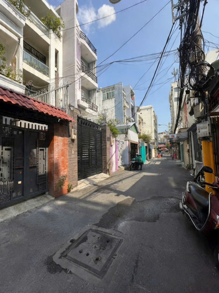 Bán Nhà Mặt Tiền Trung Tâm Q4 Cạnh Q1 Ngang 4.2 Dài 26 - Đúc Bê Tông