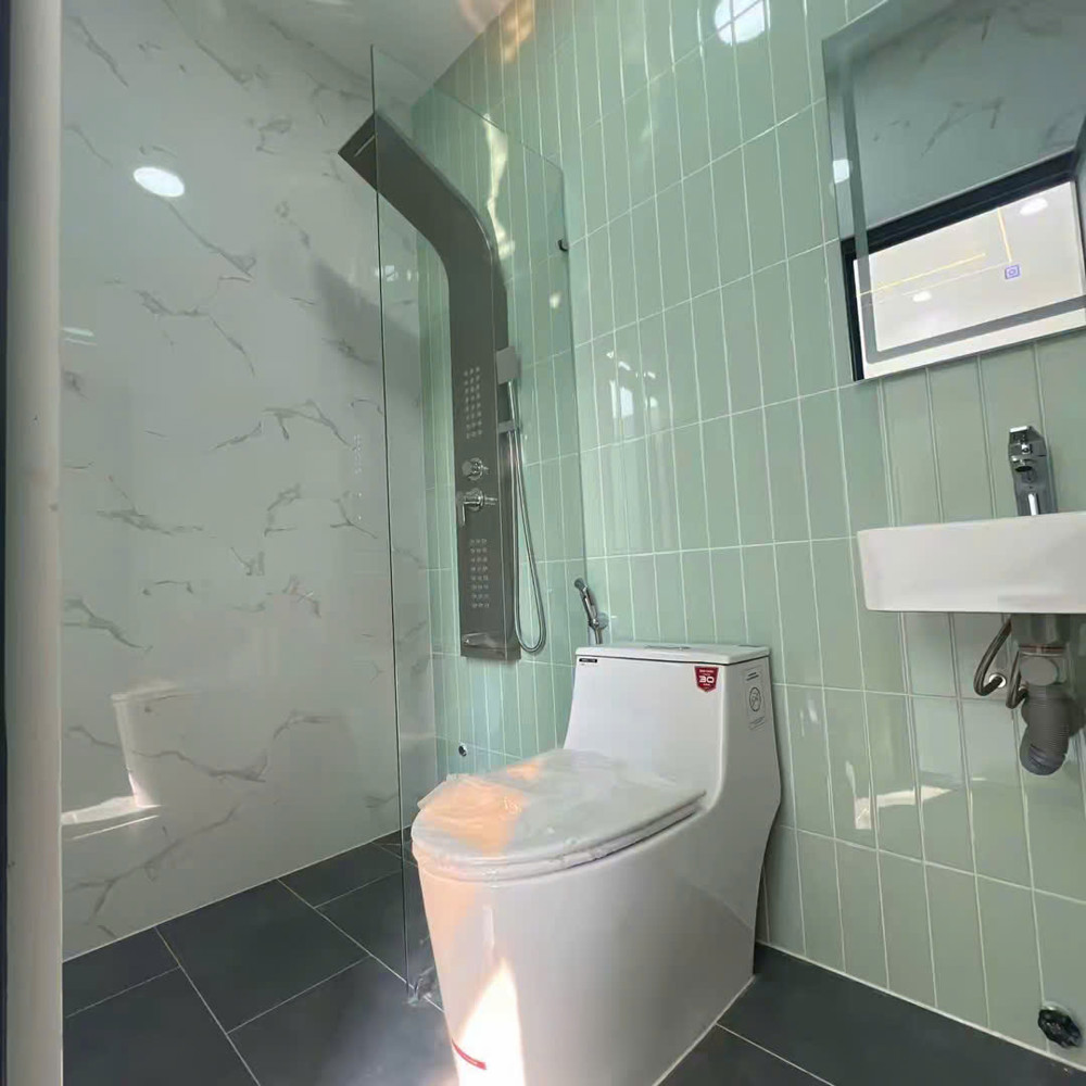 Bán Nhà Gấp Đã Giãm 500 Triu Ngang 8.8 X 8.8 Nở 9M Đúc Bê Tông Q4 Trung Tâm