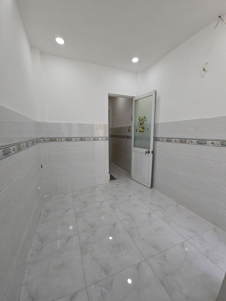 Bán Nhà Sát Mặt Tiền Trung Tâm Q4 Cạnh Q1 Nhà Mới Đúc 3 Tấm Có 3 Đ