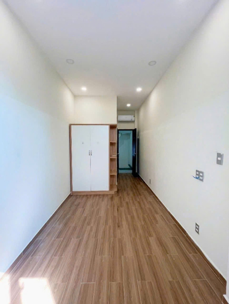 Sát Mặt Tiền Trung Tâm Q4 Đúc Bê Tông 5 Tấm Có 5 Tỷ