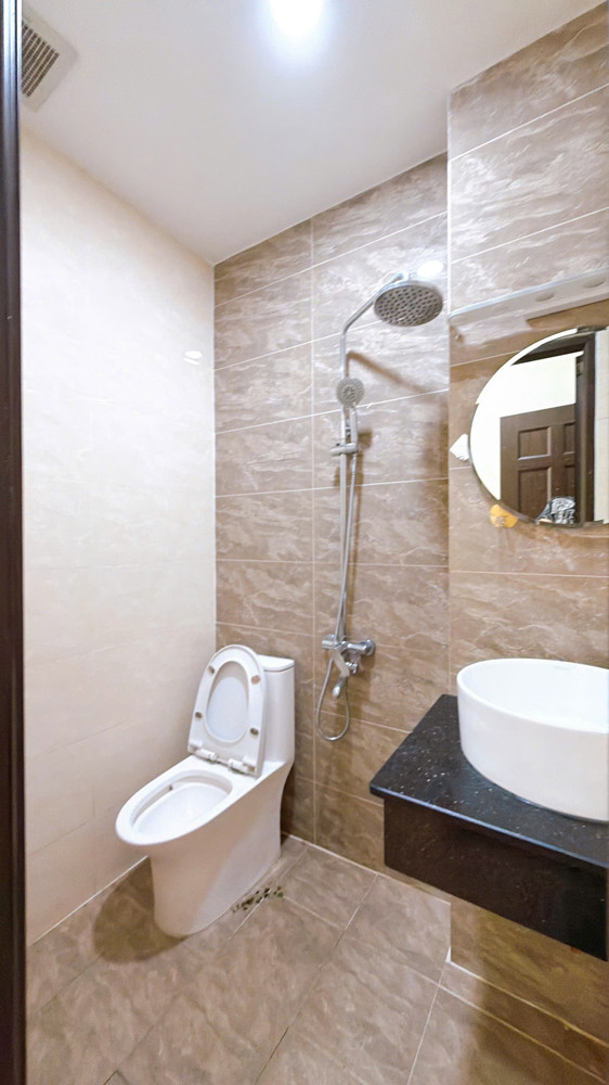 Sát Mặt Tiền Trung Tâm Q4 Đúc Bê Tông 5 Tấm Có 5 Tỷ