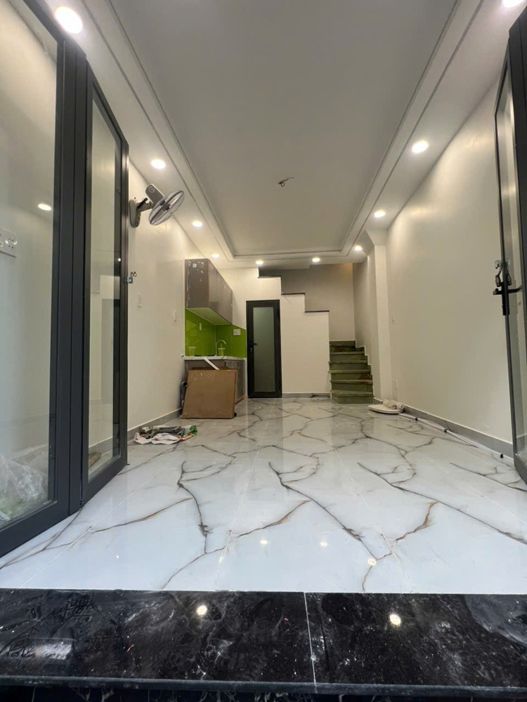 Bán Nhà Mặt Tiền Kinh Doanh Q4 Đúc Xây Mới Chỉ 3 Đ