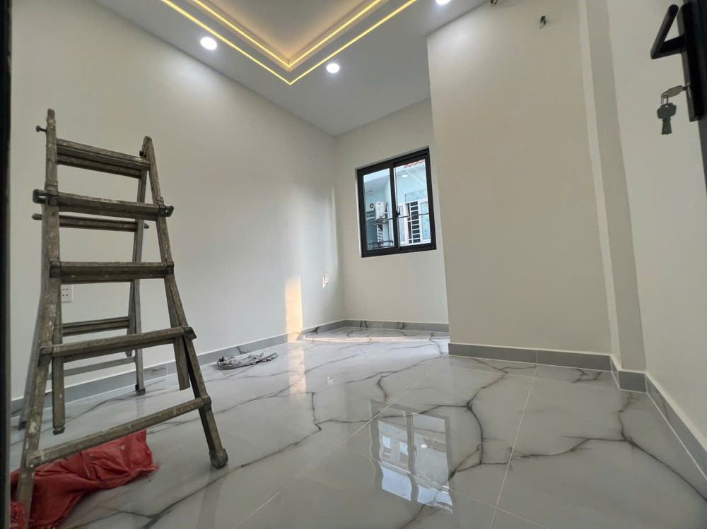 Bán Nhà Mặt Tiền Kinh Doanh Q4 Đúc Xây Mới Chỉ 3 Đ