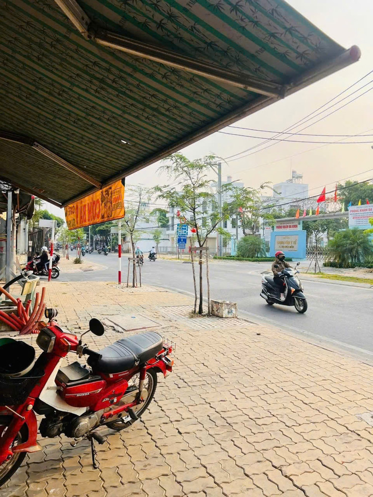 Nhà Mặt Tiền Bà Triệu – Đối Diện Bv Hóc Môn – Ngang 6,45M Hiếm