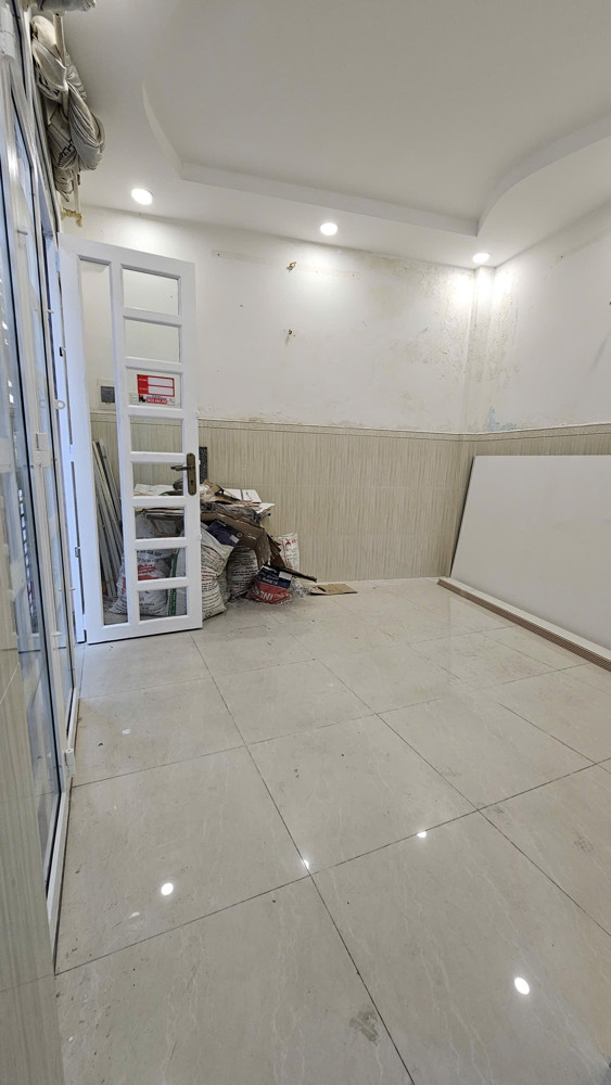 Bán Nhà Trung Tâm Q4 Đối Diện Q1hẻm Thông 1 Trục Ngang 5M Ngang 7 Dài 4 - 4 Tấm Có 4 Đ