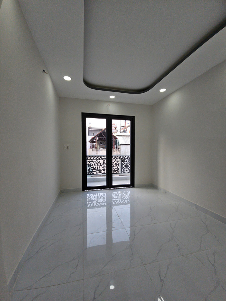 Bán Nhà Mặt Tiền Kinh Doanh Đối Diện Q1trung Tâm Q4 Xây Dựng Đúc 5 Tấm Chỉ 6 Đ