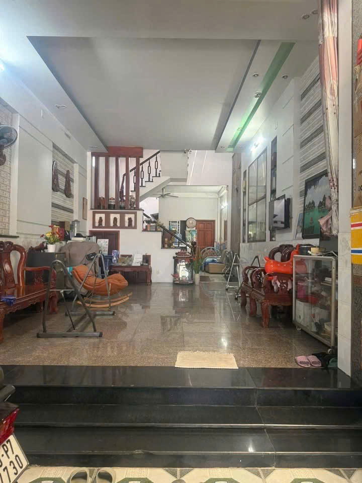 Nhà 2 Tầng Vip Mặt Tiền Phan Văn Hớn – 5X32 – Kinh Doanh Đỉnh