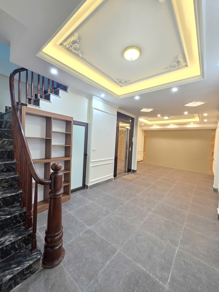 Bán Nhà Xây Mới Phố Dương Quảng Hàm Hai Mặt Ngõ Đường Ô Tô 50M2 6T Thang Máy Giá 22 Tỷ