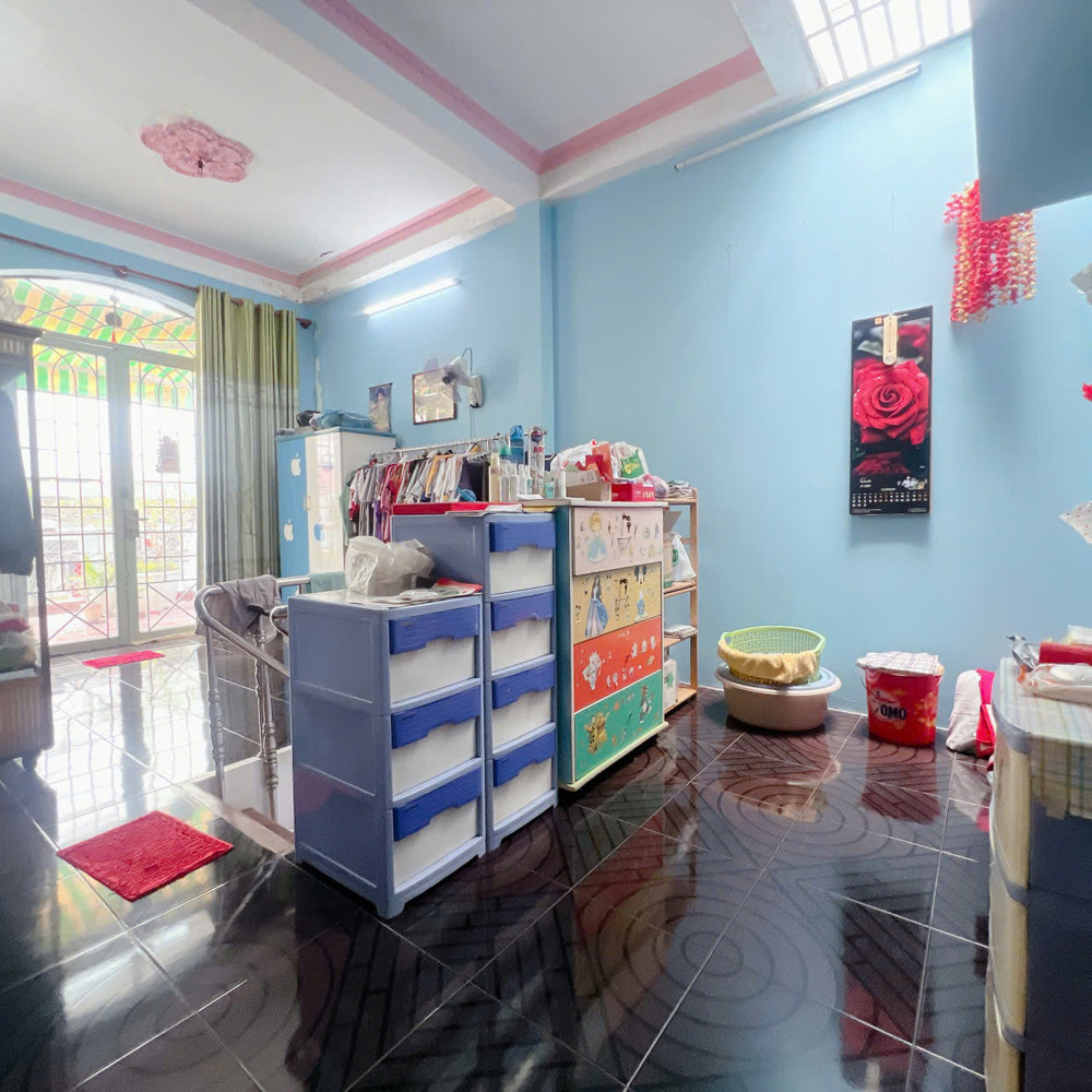 Bán Nhà Mặt Tiền Hẻm Q4 Ngang 3.5 X 13.5 Đúc 3 Tấm