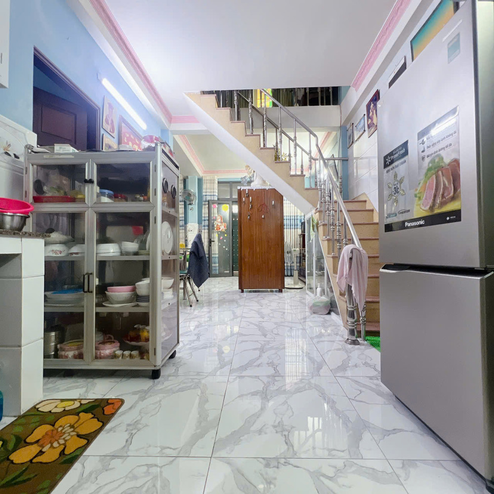 Bán Nhà Mặt Tiền Hẻm Q4 Ngang 3.5 X 13.5 Đúc 3 Tấm