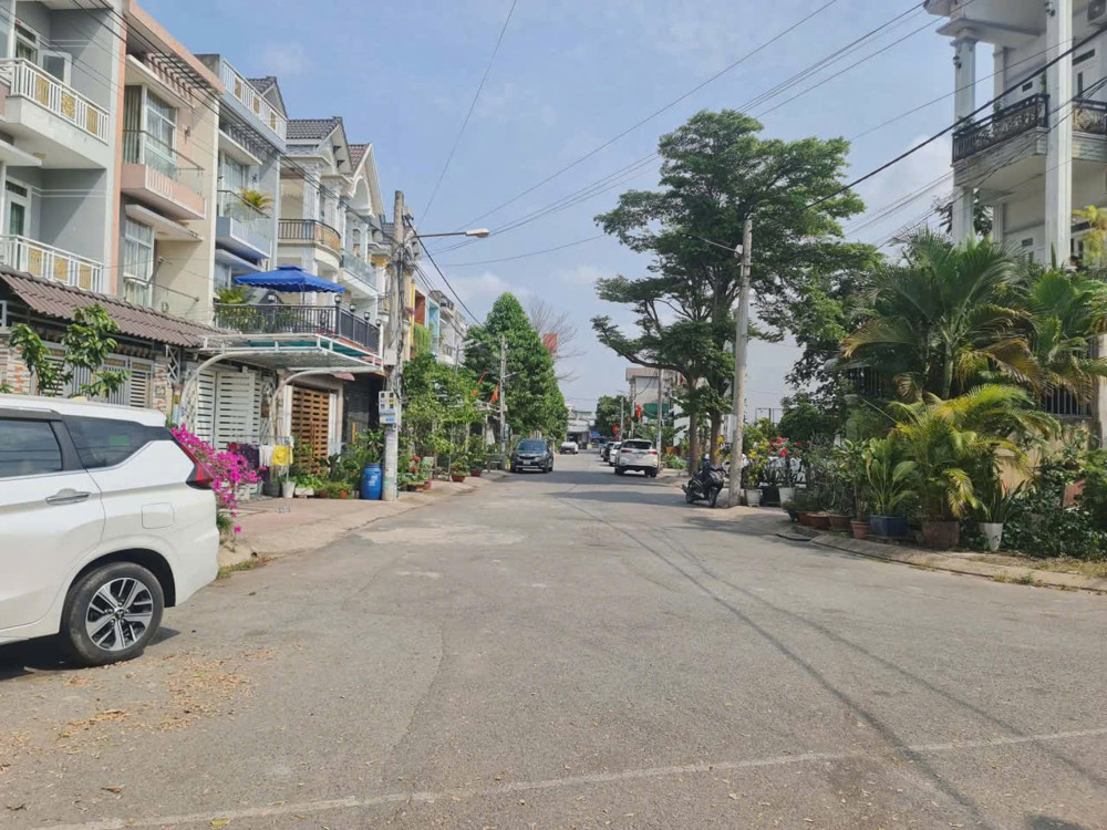 Bán Lô Đất Cực Đẹp,Shr Đường Nhựa 13M,Giáp Công Viên,Gần Vincom 550