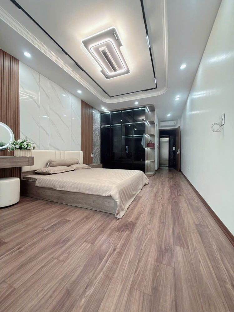 Nhà Đẹp 7 Tầng 48M2 Thạch Bàn – Gara Ô Tô, Thang Máy, Full Nội Thất Nhập Khẩu – 11,3 Tỷ