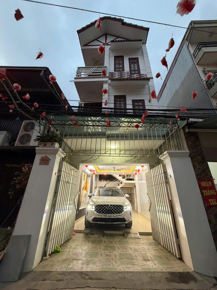 Nhà Mặt Đường Thư Trung - Văn Cao - 48M 4 Tầng - Sân Cổng Riêng