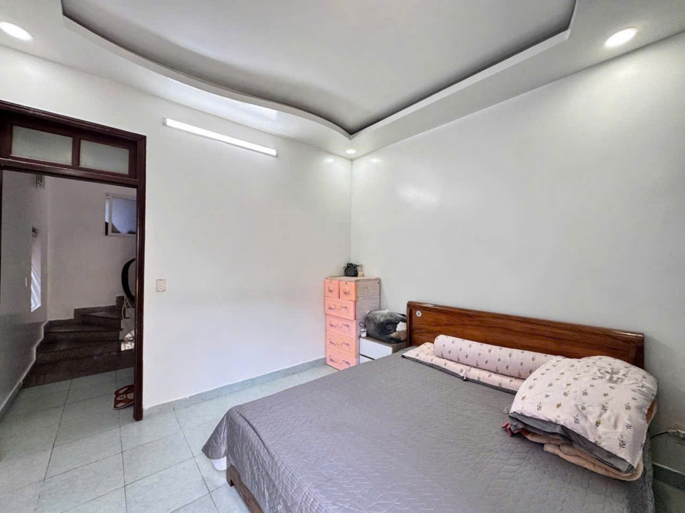 Nhà Mặt Đường Thư Trung - Văn Cao - 48M 4 Tầng - Sân Cổng Riêng