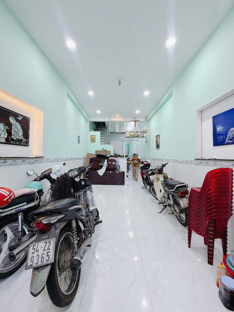 Siêu Phẩm Xóm Chiếu, P.13, Quận 4, Hồ Chí Minh - Nhà Nở Hậu Tài Lộc