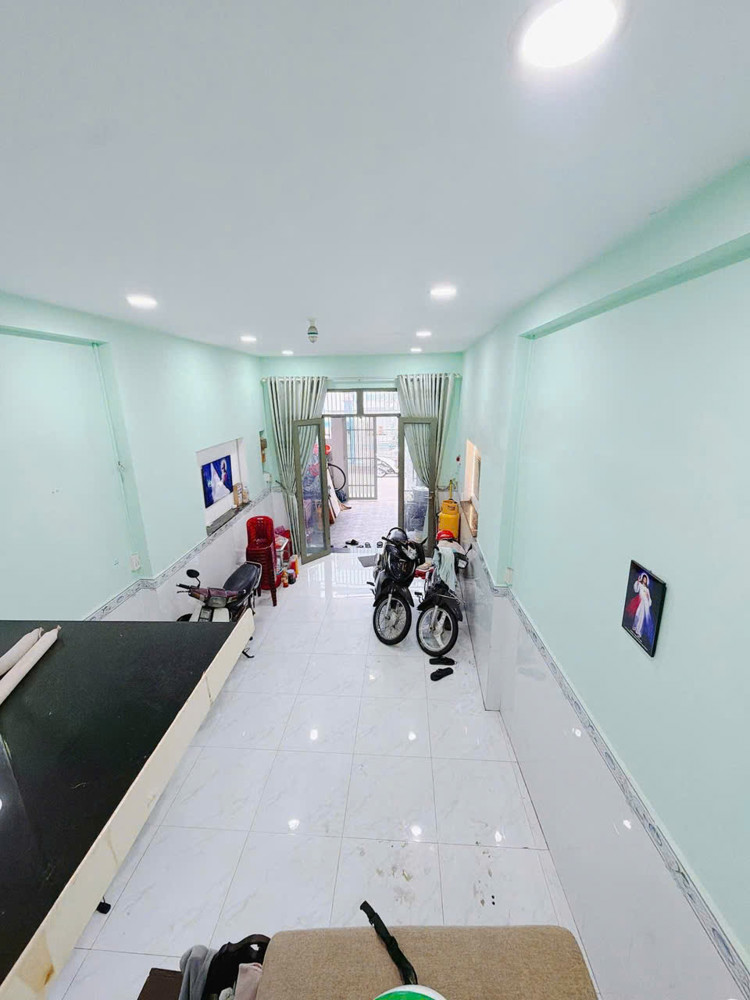 Siêu Phẩm Xóm Chiếu, P.13, Quận 4, Hồ Chí Minh - Nhà Nở Hậu Tài Lộc