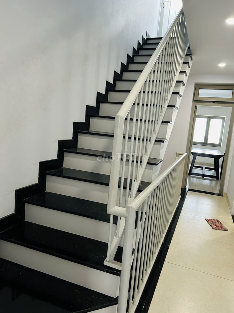 Cho Thuê Văn Phòng / Trung Tâm Anh Ngữ – Ngay Trung Tâm Bình Thạnh