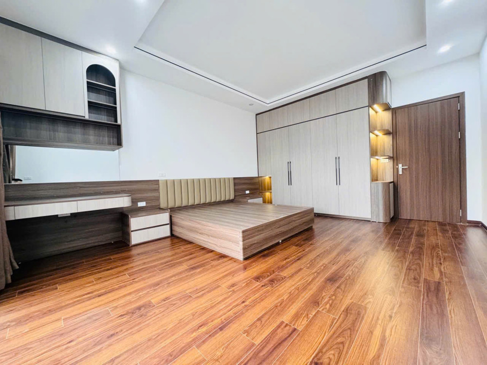 Bán Nhà Trung Tâm Thạch Bàn – 55M², 7 Tầng, Thang Máy, Ô Tô Đỗ Cửa