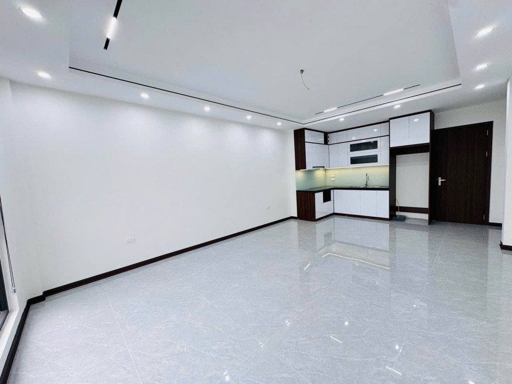 Bán Nhà Trung Tâm Thạch Bàn – 55M², 7 Tầng, Thang Máy, Ô Tô Đỗ Cửa