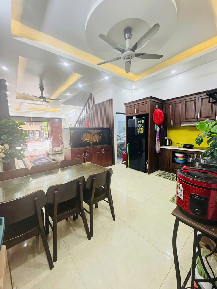 Bán Nhà 3 Tầng Dân Xây Trong Khu Đô Thị 379, Nhà Rộng 65M2, Mặt Tiền 5M