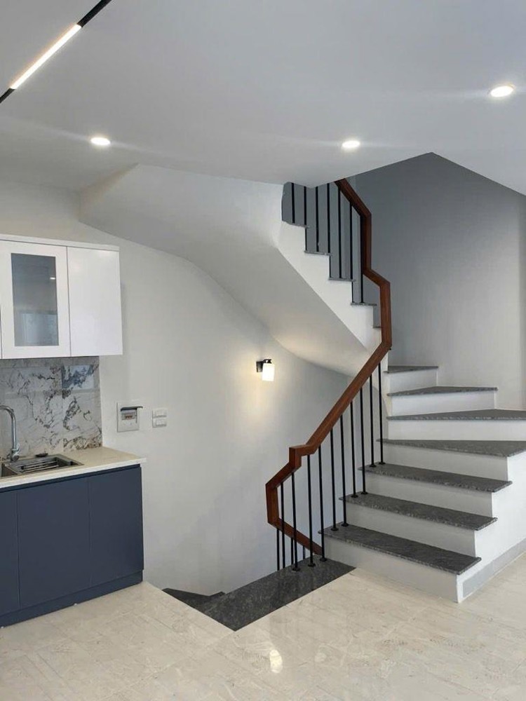 Bán Nhà Cạnh Cầu Cạnh Cầu Vĩnh Tuy - 2 Mặt Tiền - Nội Thất Đẹp Chỉ 8.5 Tỷ