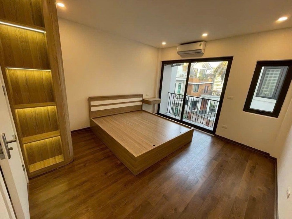 Bán Nhà Cạnh Cầu Cạnh Cầu Vĩnh Tuy - 2 Mặt Tiền - Nội Thất Đẹp Chỉ 8.5 Tỷ