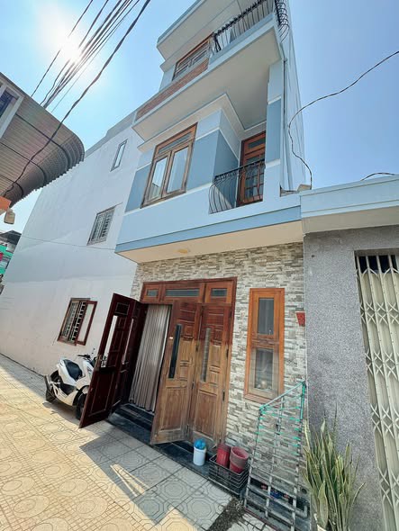 Bán Nhà 3 Tầng Mê Đúc Kiên Cố Hẻm Cầu Bè Đường Ô Tô Tận Nơi Phường Tây Nha Trang