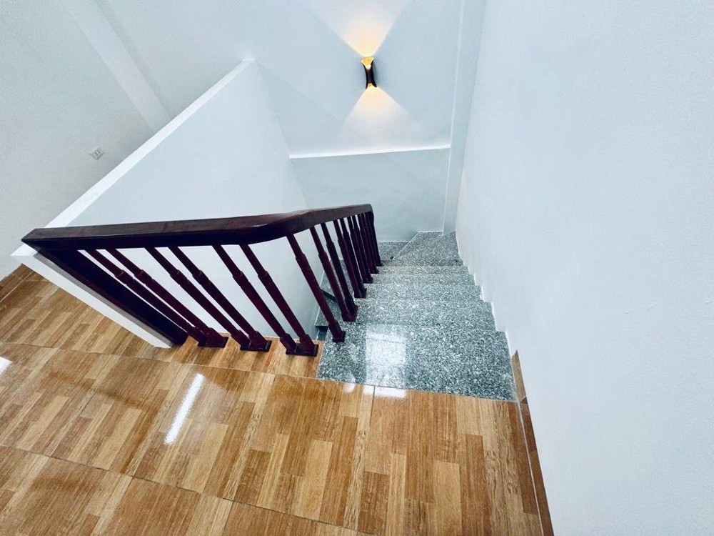 Nhà Mới Thạch Bàn – Ô Tô Đỗ Cửa – Nội Thất Xịn Ở Ngay 6 Tỷ