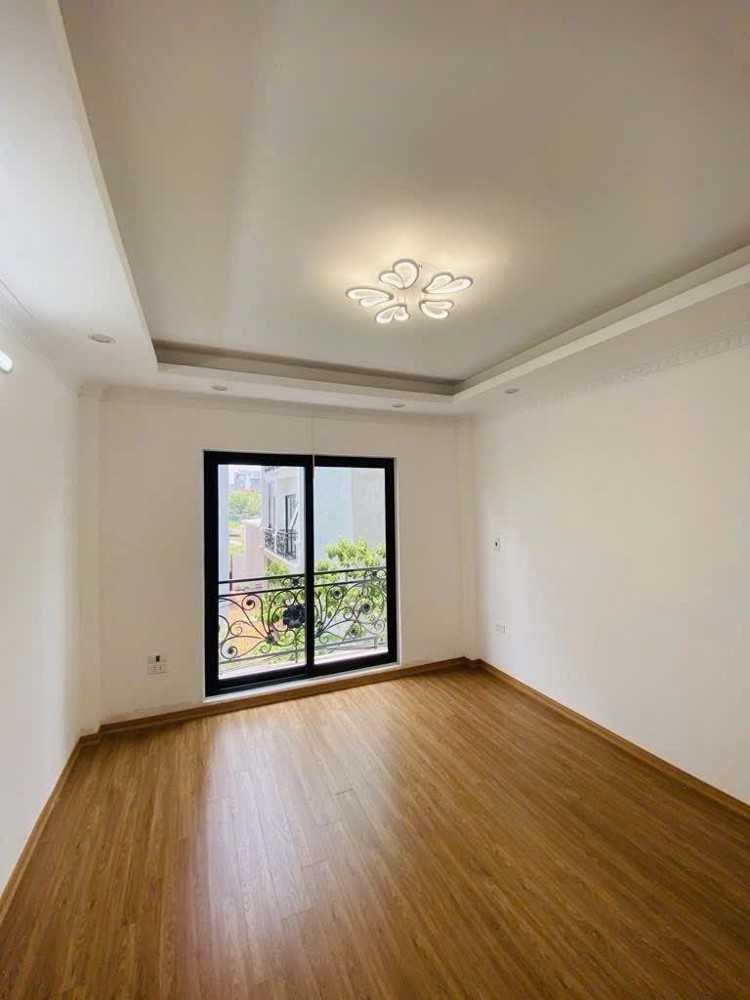 Nhà Mới Thạch Bàn – Ô Tô Đỗ Cửa – Nội Thất Xịn Ở Ngay 6 Tỷ