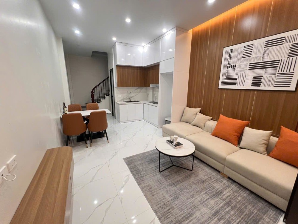 Bán Nhà Phúc Lợi Long Biên 7 Chỗ Đỗ Cửa Full Nội Thất Ngõ Riêng