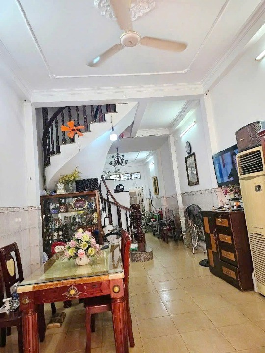 Nhà Đẹp Ngay Trường Võ Văn Kiệt P13q8 P.phú Định