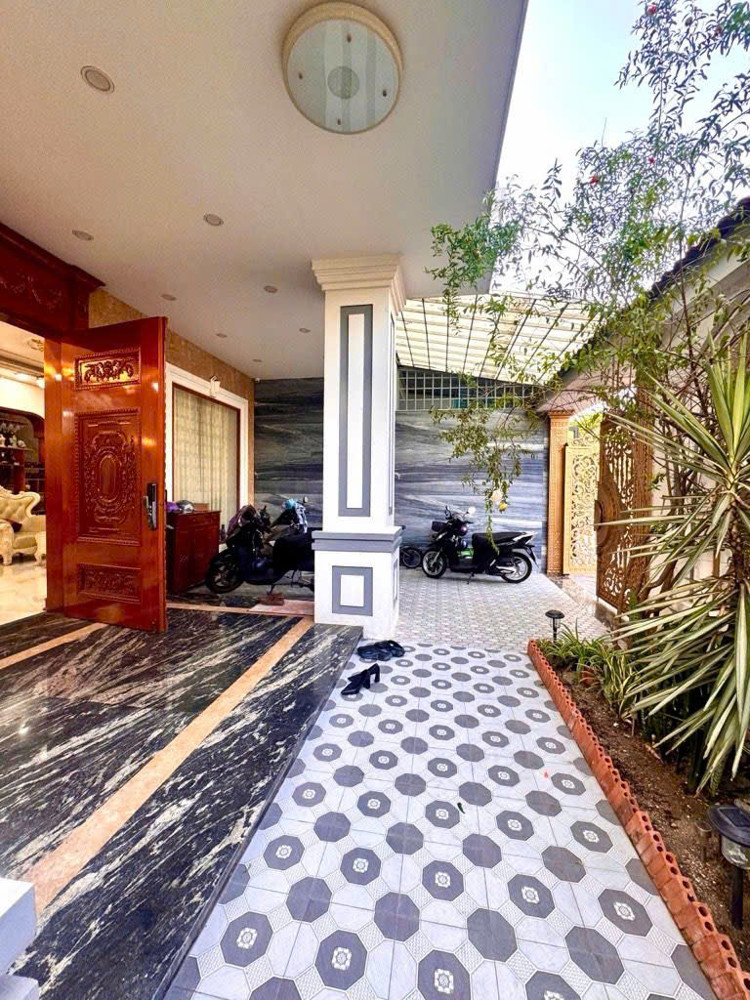 Biệt Thự Khu Tecco - Đường Lề 30M - Xe Hơi Đậu Trước Nhà - (10X21m) - 3 Tầng - Hơn 22 Tỷ(tl)