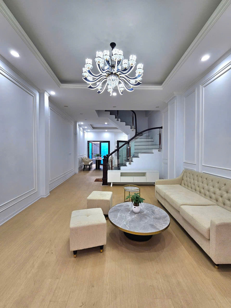 Nhà Đẹp 68 M2 Trung Tâm Thạch Bàn – Ô Tô Đỗ Cửa – 2 Mặt Ngõ