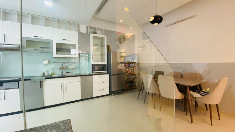 Nhà Đẹp- Giá Tốt - Chính Chủ Cho Thuê Nhà Nguyên Căn Hẻm 241 Đường Bến Vân Đồn, Quận 4, Hồ Chí Minh