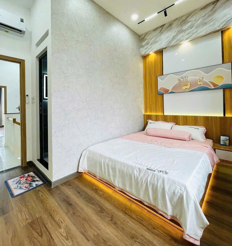 Ngay Cv Làng Hoa - Trung Tâm Gò Vấp - 3 Tầng - 60M2 - Tặng Full Nội Thất - Chỉ 6.X Tỷ Nhỏ