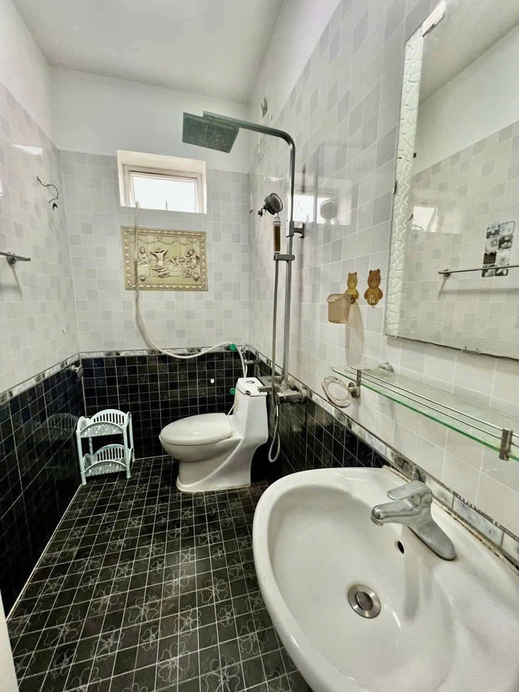 Bán Nhà Kiều Sơn - Văn Cao - 50M 3 Tầng - Ô.tô Đỗ Tận Cửa