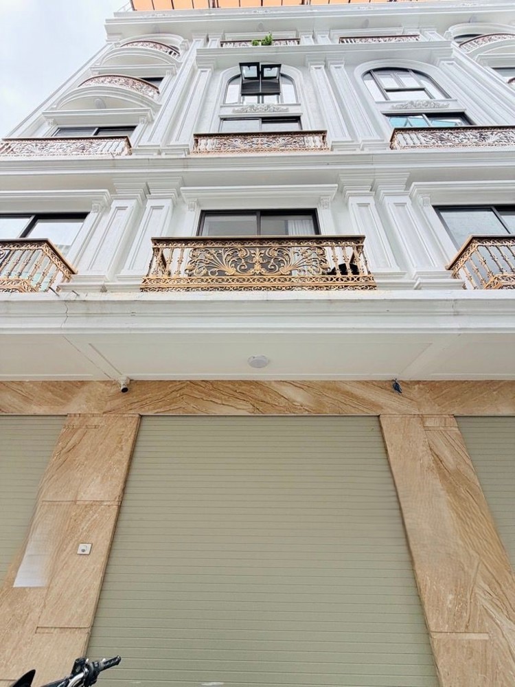 Bán Nhà Ngõ 52 Ngọc Lâm 55M X 6T Gara Thang Máy Mới Tinh, Tặng Lại Nội Thất