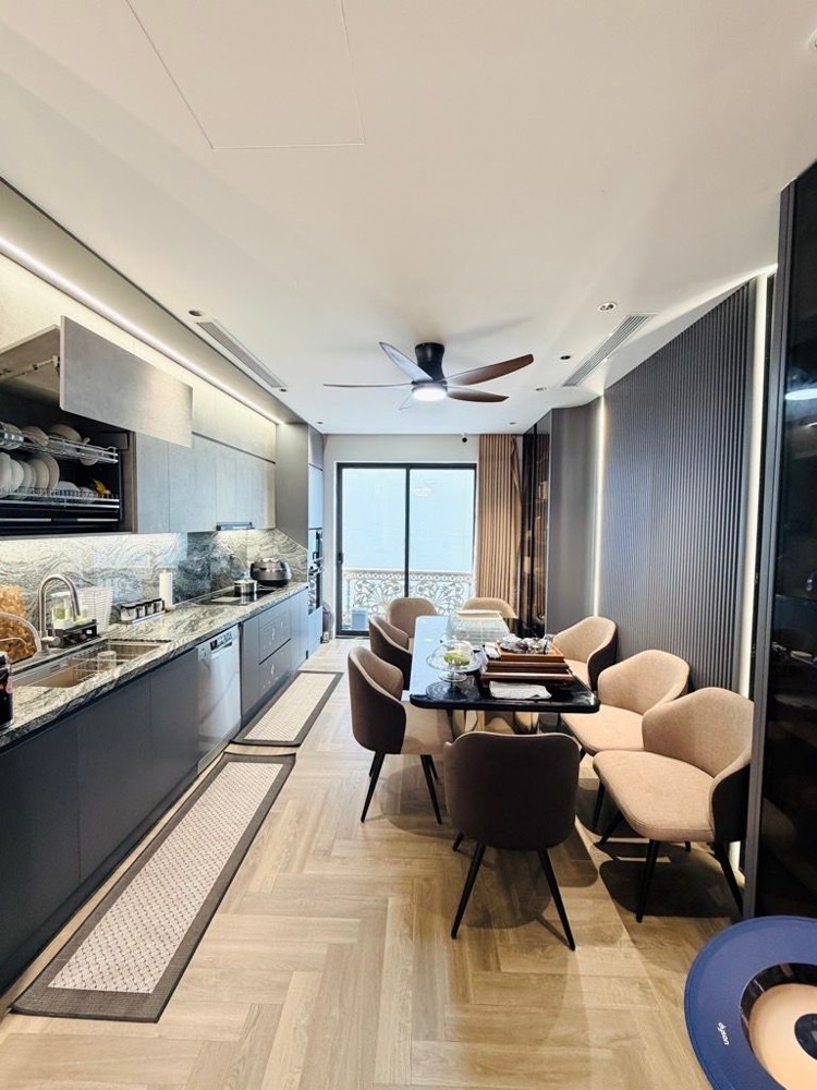 Bán Nhà Ngõ 52 Ngọc Lâm 55M X 6T Gara Thang Máy Mới Tinh, Tặng Lại Nội Thất