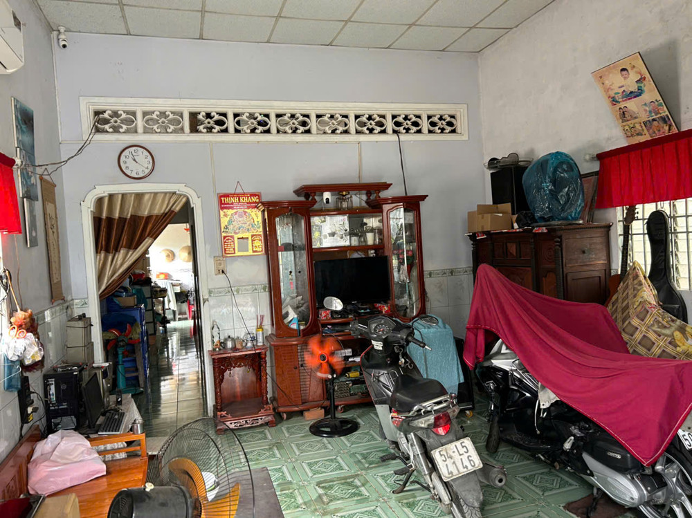 Bán Nhà Cấp 4 Kiên Cố – Hẻm Xe Hơi – Giá Tốt Khu Long Phước