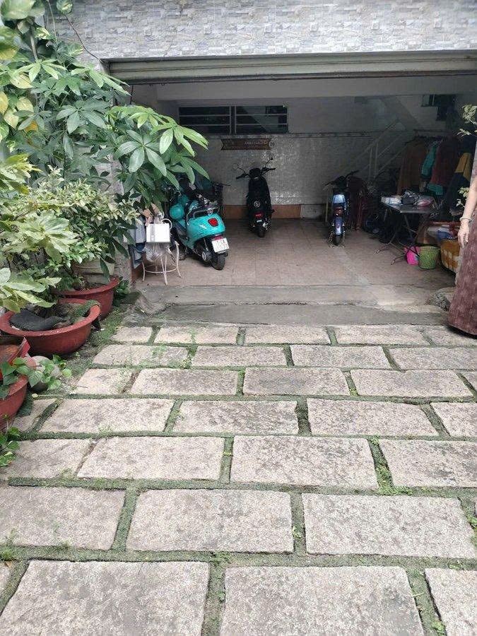 Bán Nhà Dt Siêu Rộng : Dt Đất : (7M X 26M), Nỡ Hậu Nhẹ . Dt Sàn 220.3M² - Kết Cấu : Hầm , 2 Lầu,